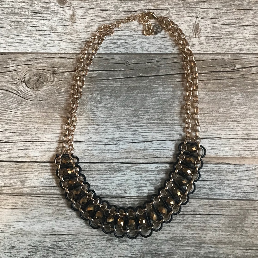 Statement piece necklace gold and black
